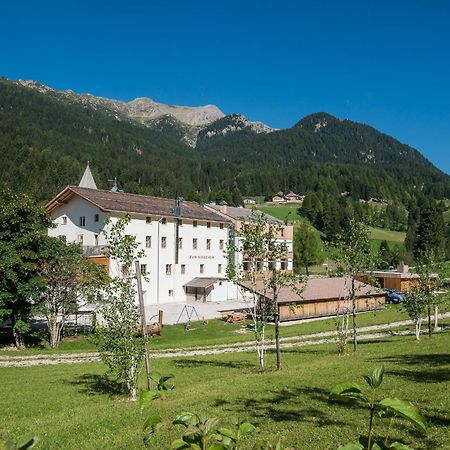 Zum Hirschen Boutique Hotel Val Di Non Unsere Liebe Frau im Walde Exterior foto