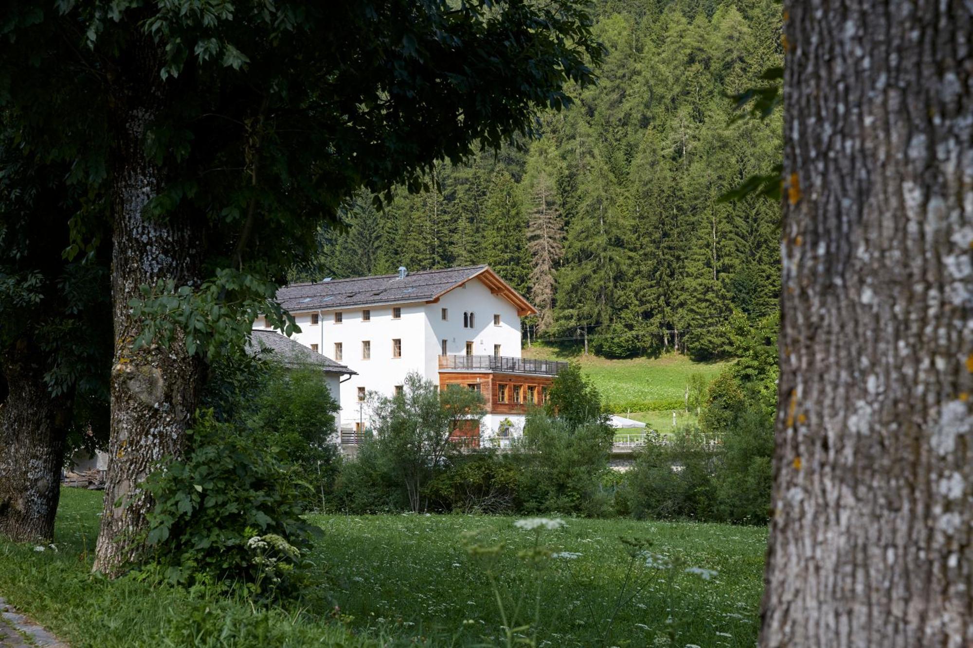 Zum Hirschen Boutique Hotel Val Di Non Unsere Liebe Frau im Walde Exterior foto