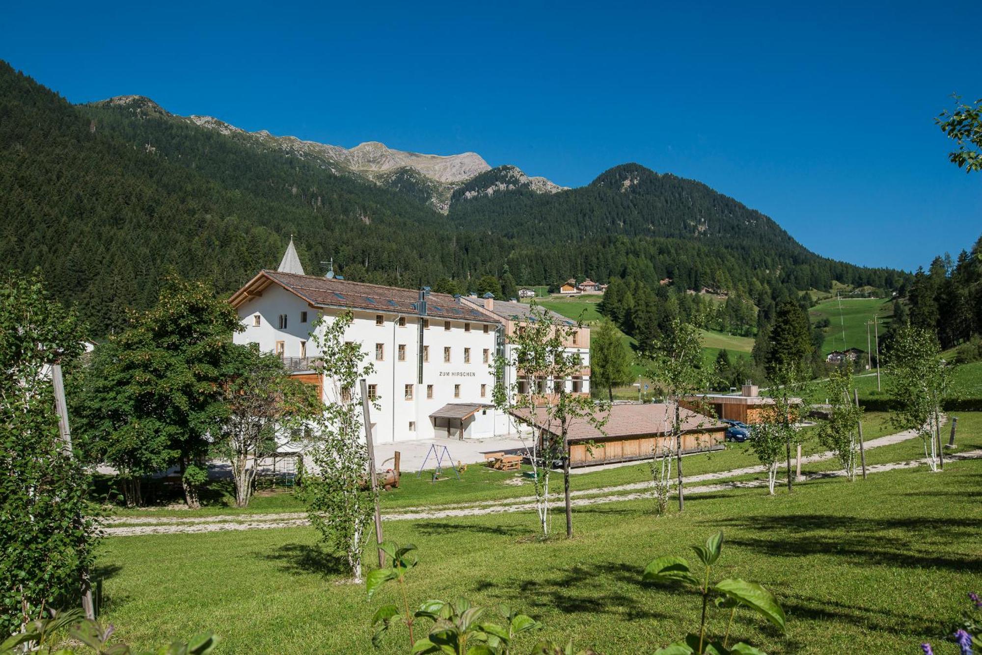 Zum Hirschen Boutique Hotel Val Di Non Unsere Liebe Frau im Walde Exterior foto
